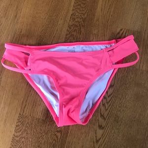 cheeky bikini bottoms